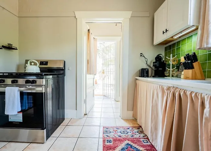 Apartamento Work Desk- Firepit-pool-steps To Uofa *