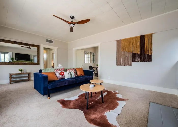 Apartamento Work Desk- Firepit-pool-steps To Uofa