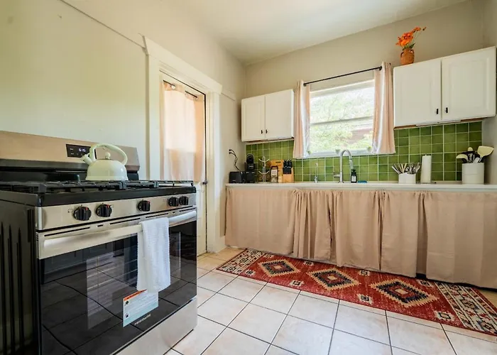 Apartamento Work Desk- Firepit-pool-steps To Uofa *